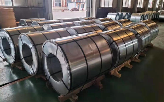 PPGI Preverniciato Coil di acciaio galvanizzato Spcc Lastre di copertura in ferro colorato con RALColor e peso della bobina di 3-8 tonnellate