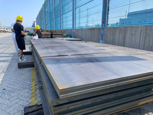 Superficie nera acciaio Ms laminato a caldo SS400 Q235B Q355 A36 Q275 lamiera di ferro lamiere di acciaio al carbonio per la fabbricazione di tubi Tolleranza ± 1%