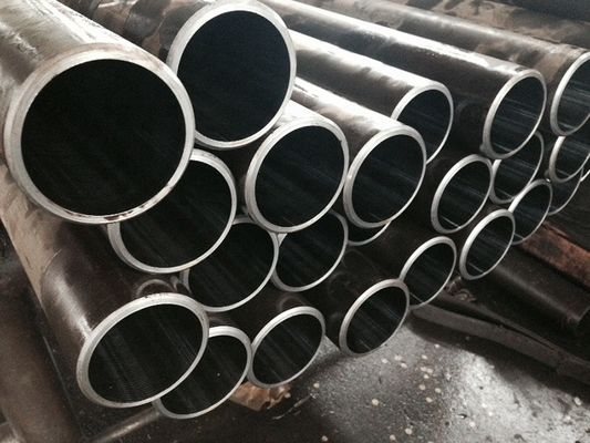Tubo rotondo in acciaio al carbonio rivestito di nero ASTM A106C Sch40-160 per il trasporto di petrolio e acqua