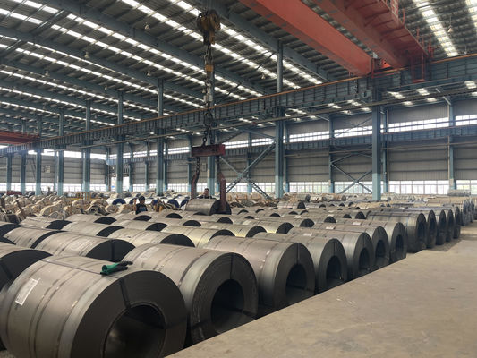 ASTM A36 Spirale di acciaio di spessore di 2,5 mm e 3 mm Strisce di acciaio laminate a caldo in bobine per acciaio al carbonio di grado piastra navale