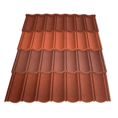 Materiale in PVC e piastrelle di tetto in metallo rivestite in pietra blu anti-decolorazione di peso 2,7 kg/pcs con alta durata
