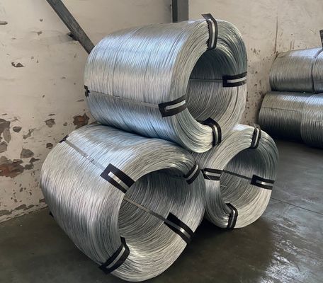 Grado di fornitura Q195 / Q235 / SAE1006 / SAE1008 delle bobine di filo di acciaio a basso tenore di carbonio zincato a caldo standard ASTM