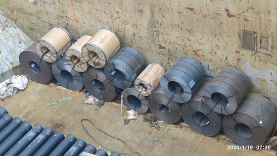 Coil di acciaio al carbonio laminato a caldo larghezza 6 mm 2000 mm S235JR con superficie rivestita galvanizzata e standard AISI