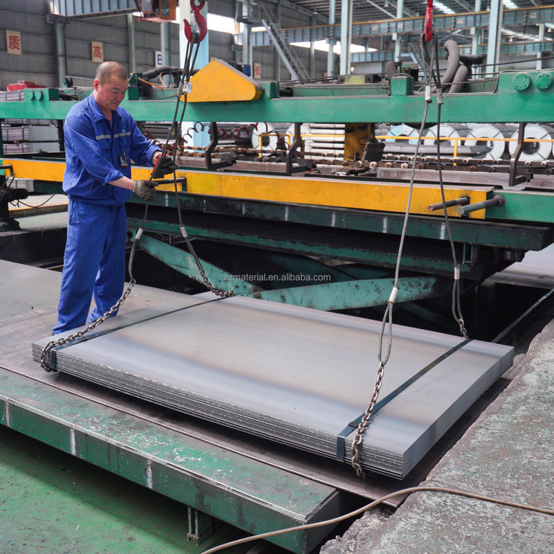 Superficie nera acciaio Ms laminato a caldo SS400 Q235B Q355 A36 Q275 lamiera di ferro lamiere di acciaio al carbonio per la fabbricazione di tubi Tolleranza ± 1%